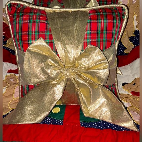 Christmas Pillows 13.5” x 13.5” SET OF 2 🎅🏻 - Picture 7 of 8